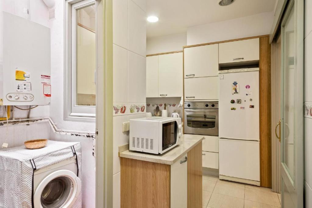 Figueres Old Town Apartment Екстер'єр фото